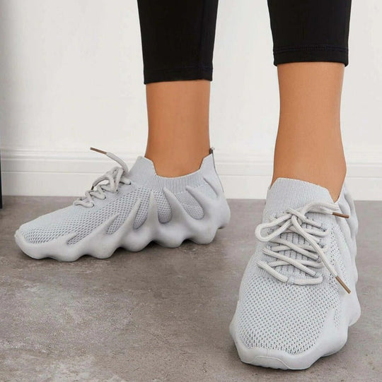 stylische Turnschuhe EB