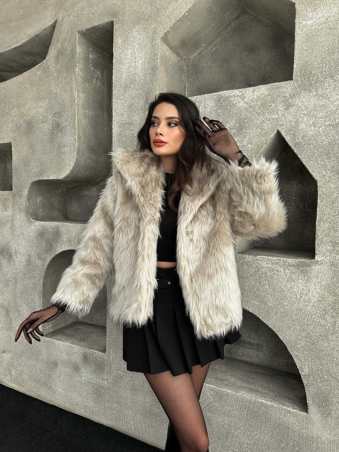 EB | Luxuriöse Pelzjacke Faux Fur Elegant und Trendy