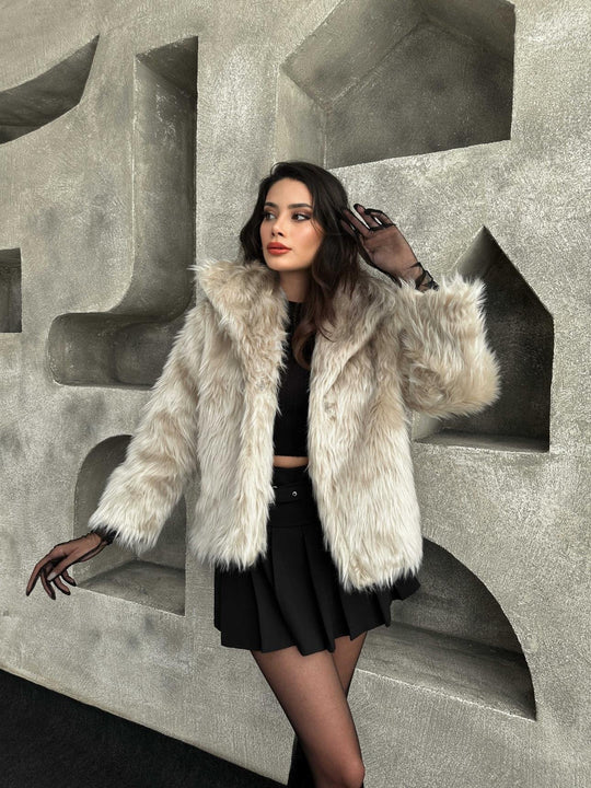 EB | Luxuriöse Pelzjacke Faux Fur Elegant und Trendy