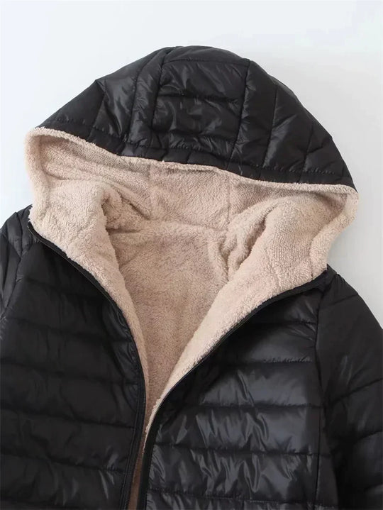 EB | Loose Fit Daunenjacke mit Kapuze - Lässig