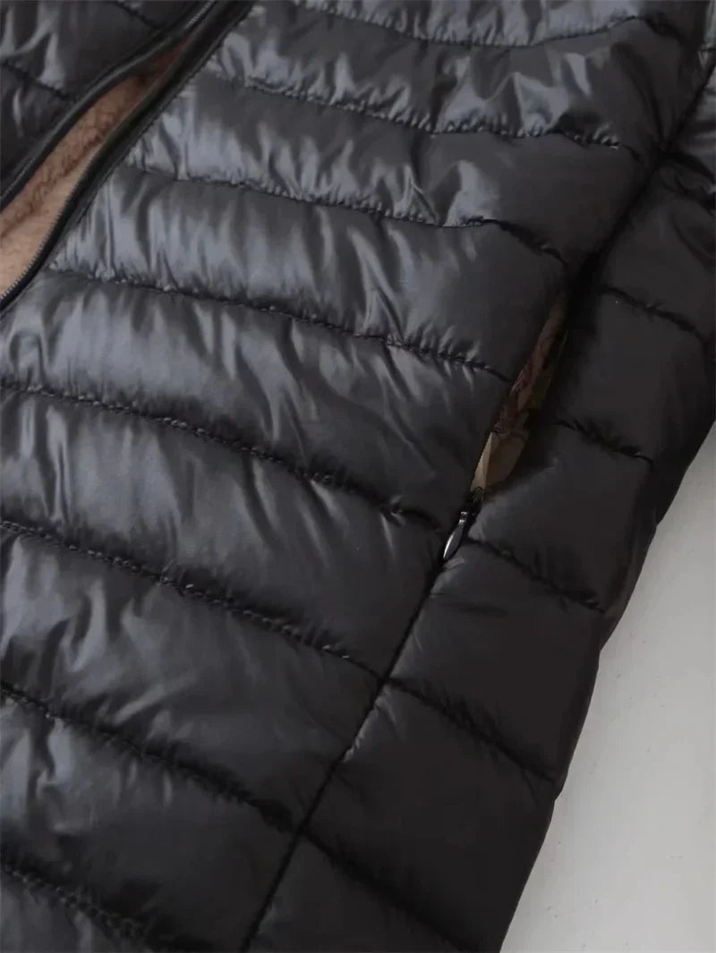EB | Loose Fit Daunenjacke mit Kapuze - Lässig