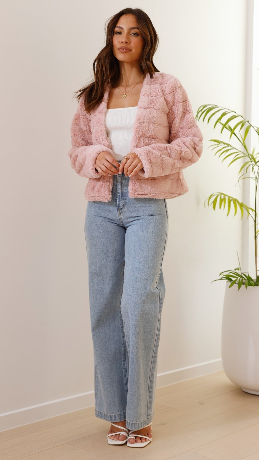 EB | Short Jacket Strukturierte Passform Gep Quiltetes Design Offene Vorderseite