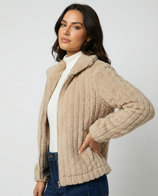 EB | Stilvolle Teddy Damenjacke mit Kragen