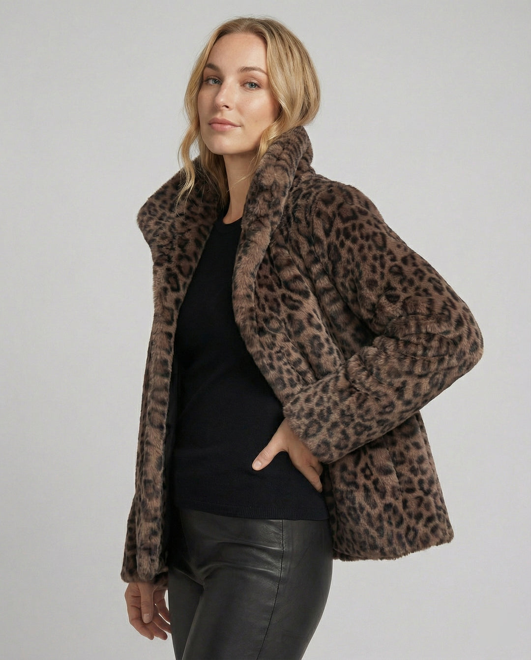 EB | Mantel - Kunstpelz - Oversized Fit - Reverskragen - Leopardenprint