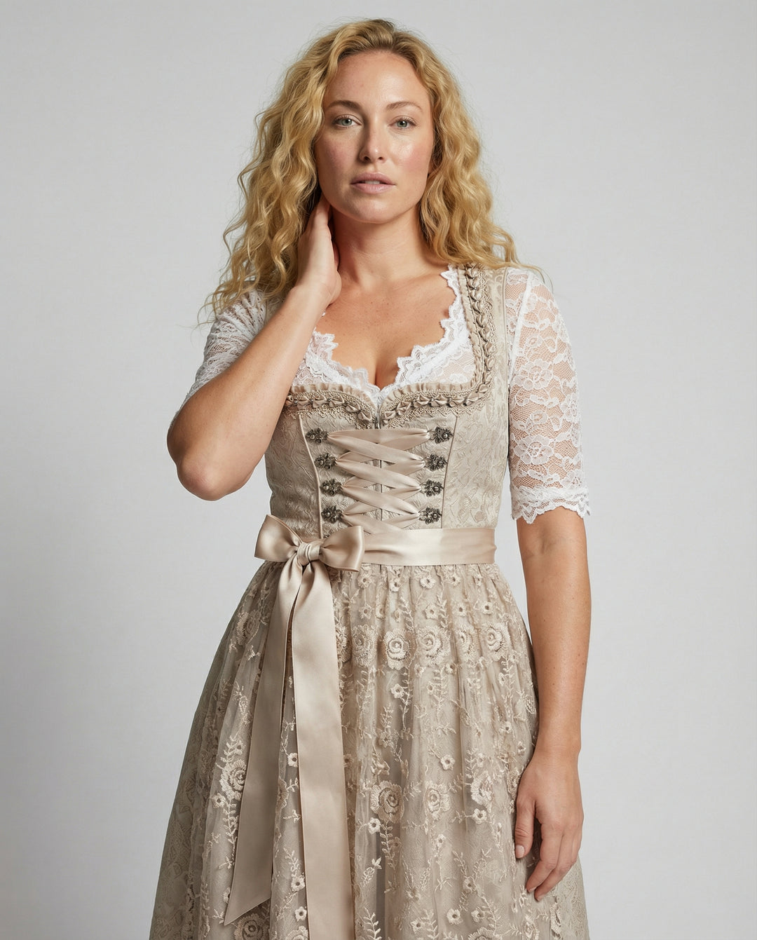 Traditionelles Dirndlkleid mit Schnürmieder für Oktoberfest | EB