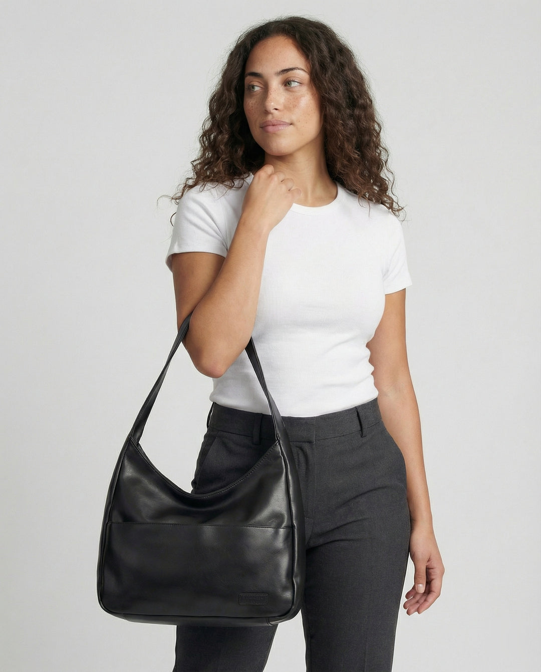 EB | Minimalistische Schultertasche
