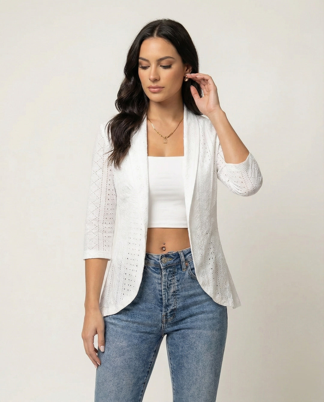 Damen Elegante Blazerjacke mit Lochmuster und tailliertem Schnitt EB