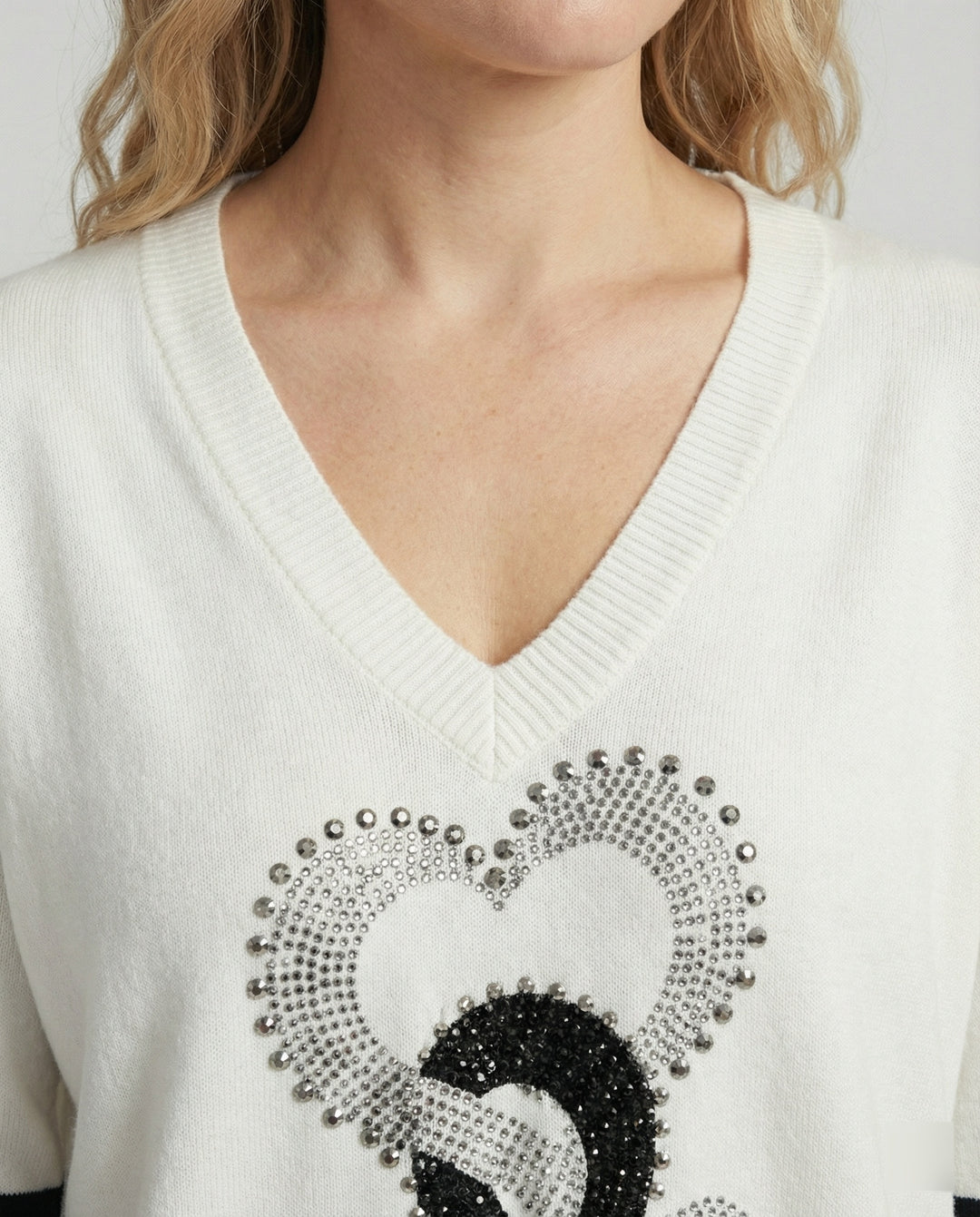 EB | Damenpullover mit Herzmuster & V-Ausschnitt