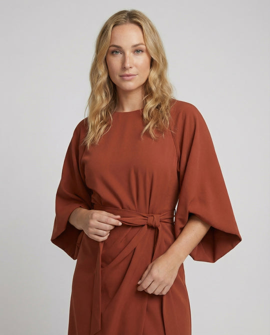 EB | Elegantes Kleid mit Laternenärmeln und Gürtel