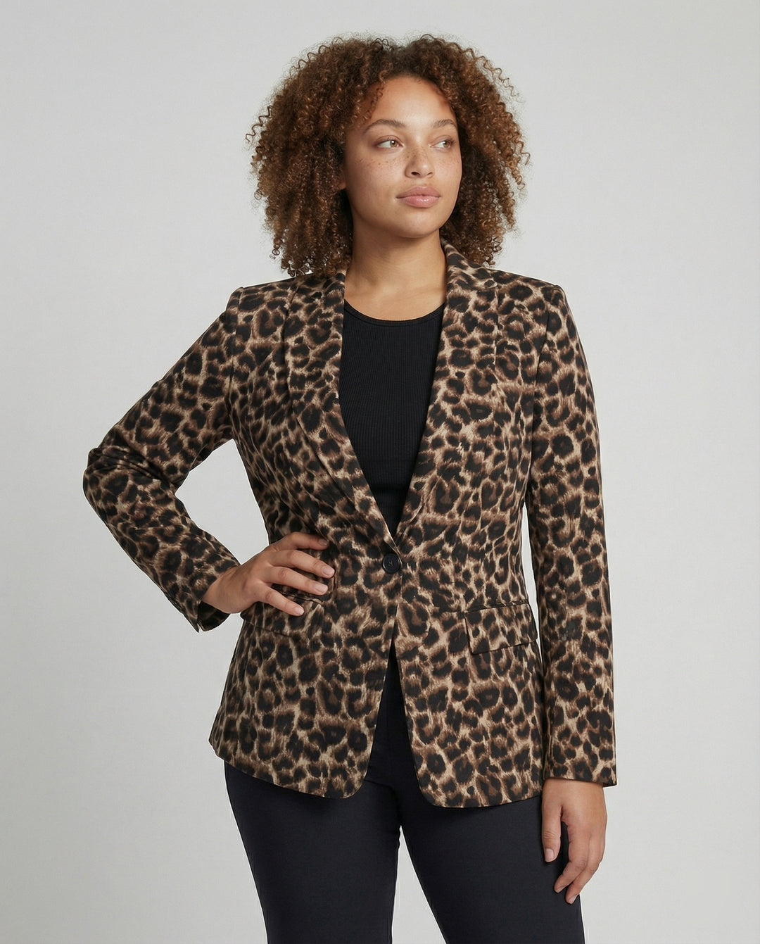 Damen Modischer Blazer im Leo-Design mit schlankem Schnitt EB