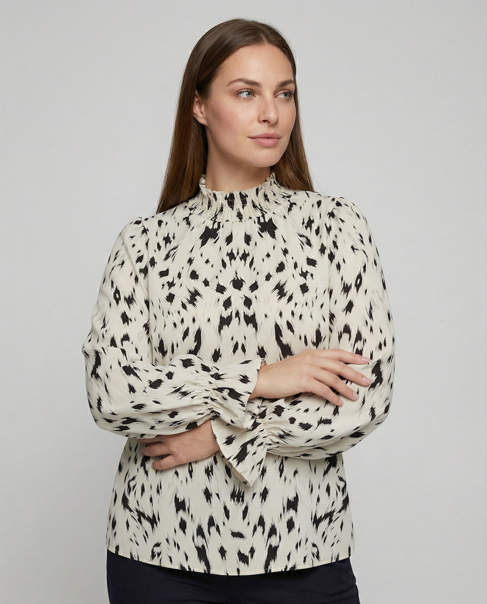 Damen elegante Bluse mit Rüschensaum und stilvollem Tiermuster EB