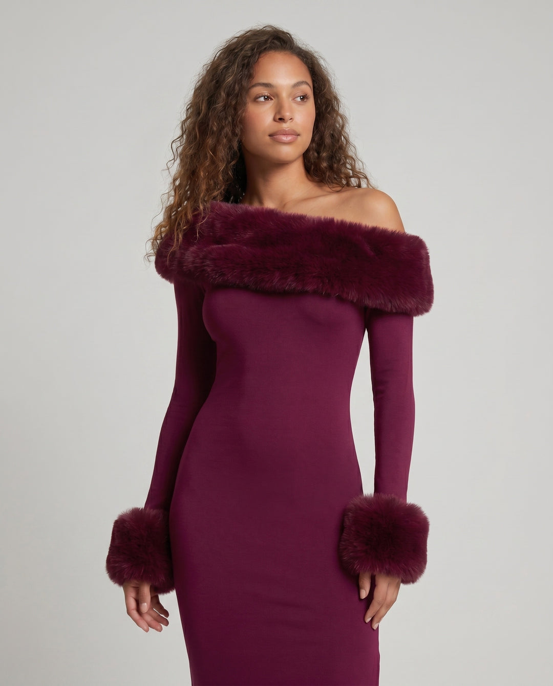 Damen Elegantes Langarm-Maxikleid mit abnehmbarem Pelzbesatz EB