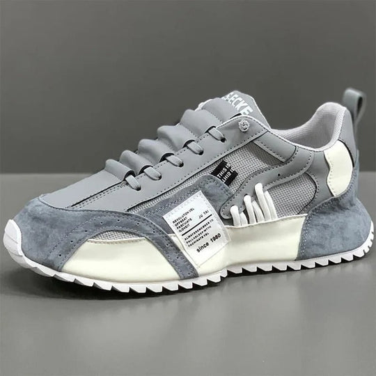 Turnschuhe mit Schnürung EB