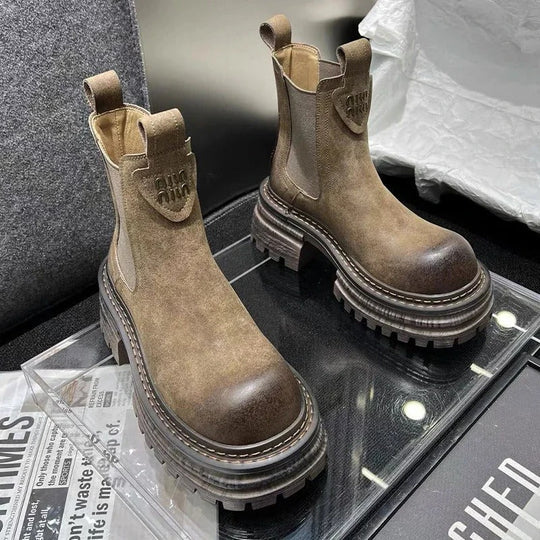 Damen Lederstiefel mit Chunky Plateau & Trendigem Design | EB