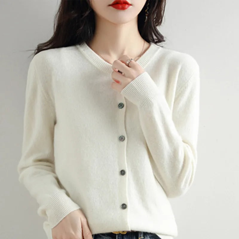 EB | Gestrickter Pullover mit Ausschnitt