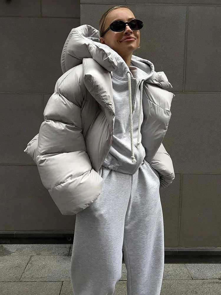 EB | Kurze Daunenjacke aus Baumwolle mit Kapuze, ideal für kalte Tage