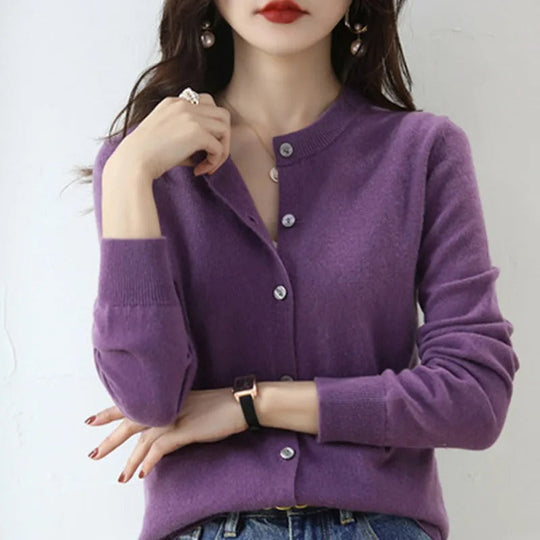 EB | Gestrickter Pullover mit Ausschnitt