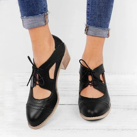 Schmal zulaufende Lederschuhe EB