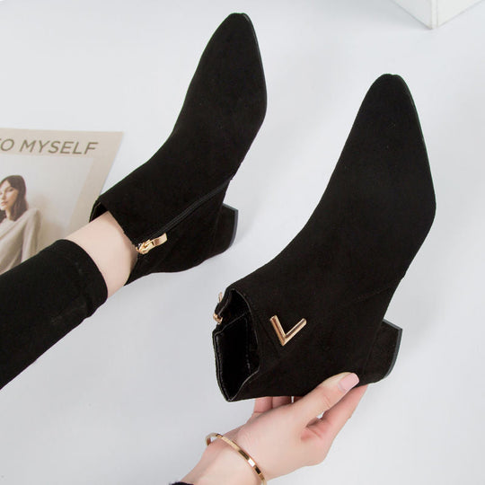 EB | Stiefeletten Wildleder Spitz Zulaufend Blockabsatz Seitenreißverschluss