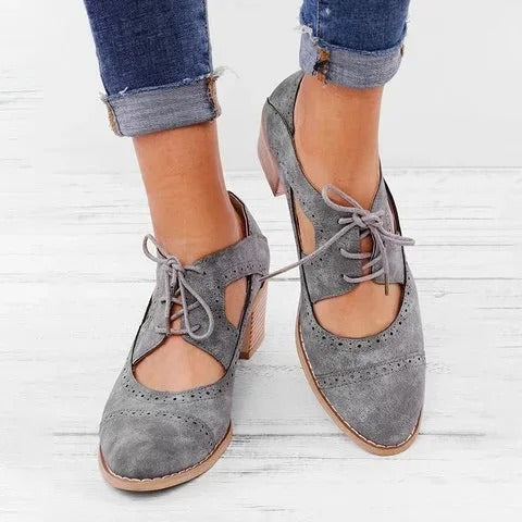 Schmal zulaufende Lederschuhe EB