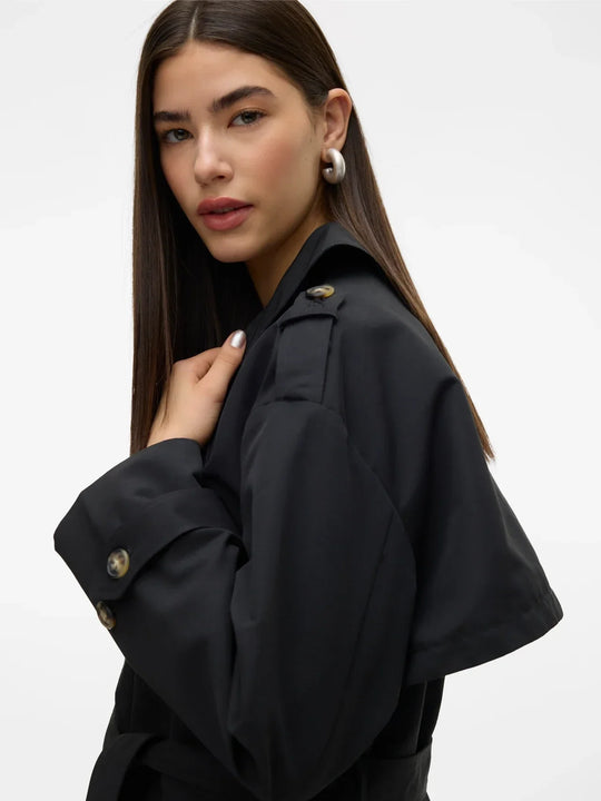EB | Trenchcoat Stilvoll und Funktional Ideal für Windige Tage