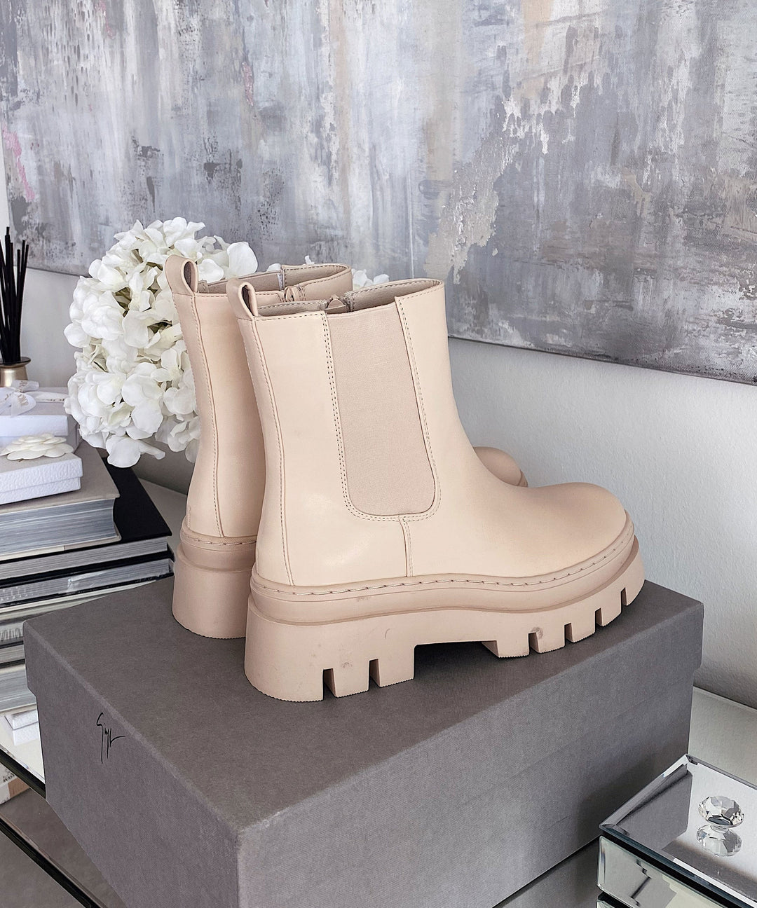 EB | Beige Kurze Stiefel