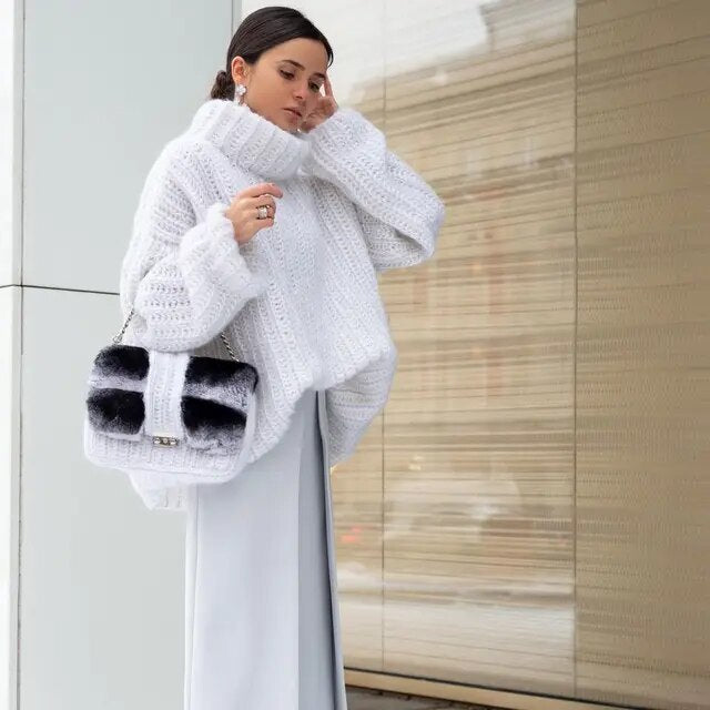 EB | Weicher, schneebedeckter Pullover