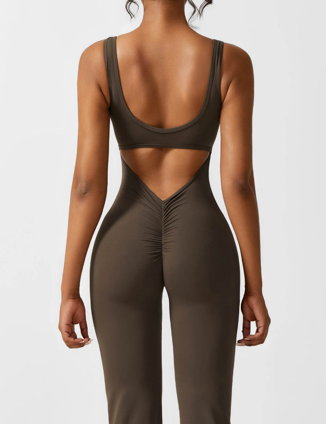 EB | V-Rücken Auslaufender Jumpsuit
