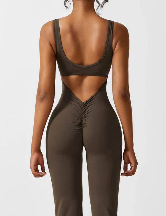 EB | V-Rücken Auslaufender Jumpsuit