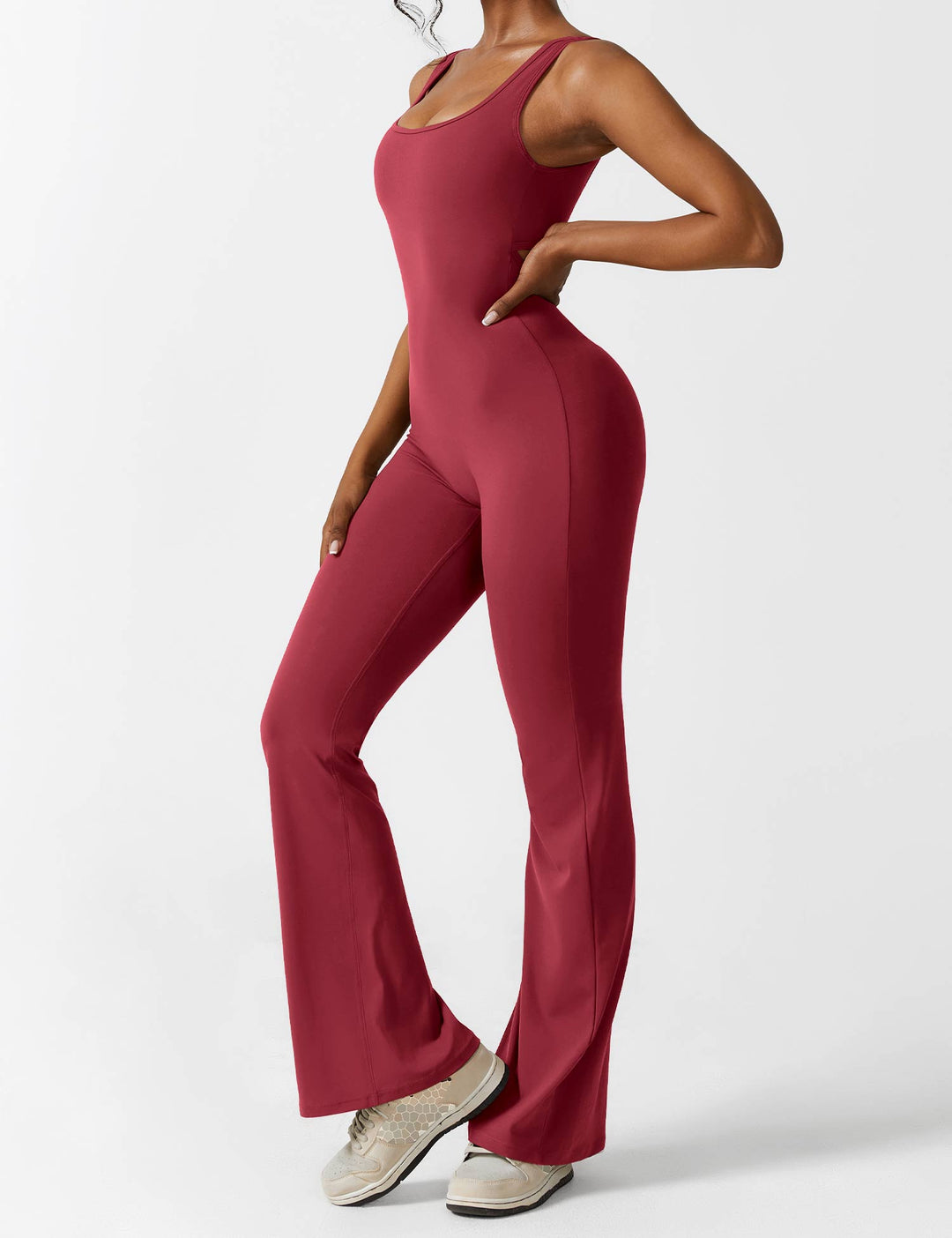 EB | V-Rücken Auslaufender Jumpsuit