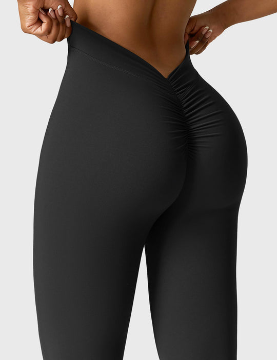 EB | Ausgestellte Leggings mit V-Ausschnitt