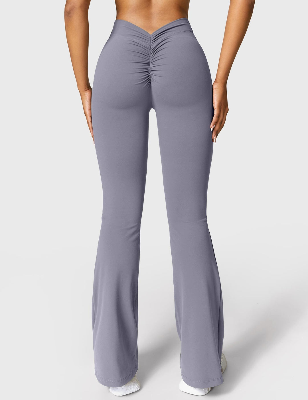 EB | Ausgestellte Leggings mit V-Ausschnitt