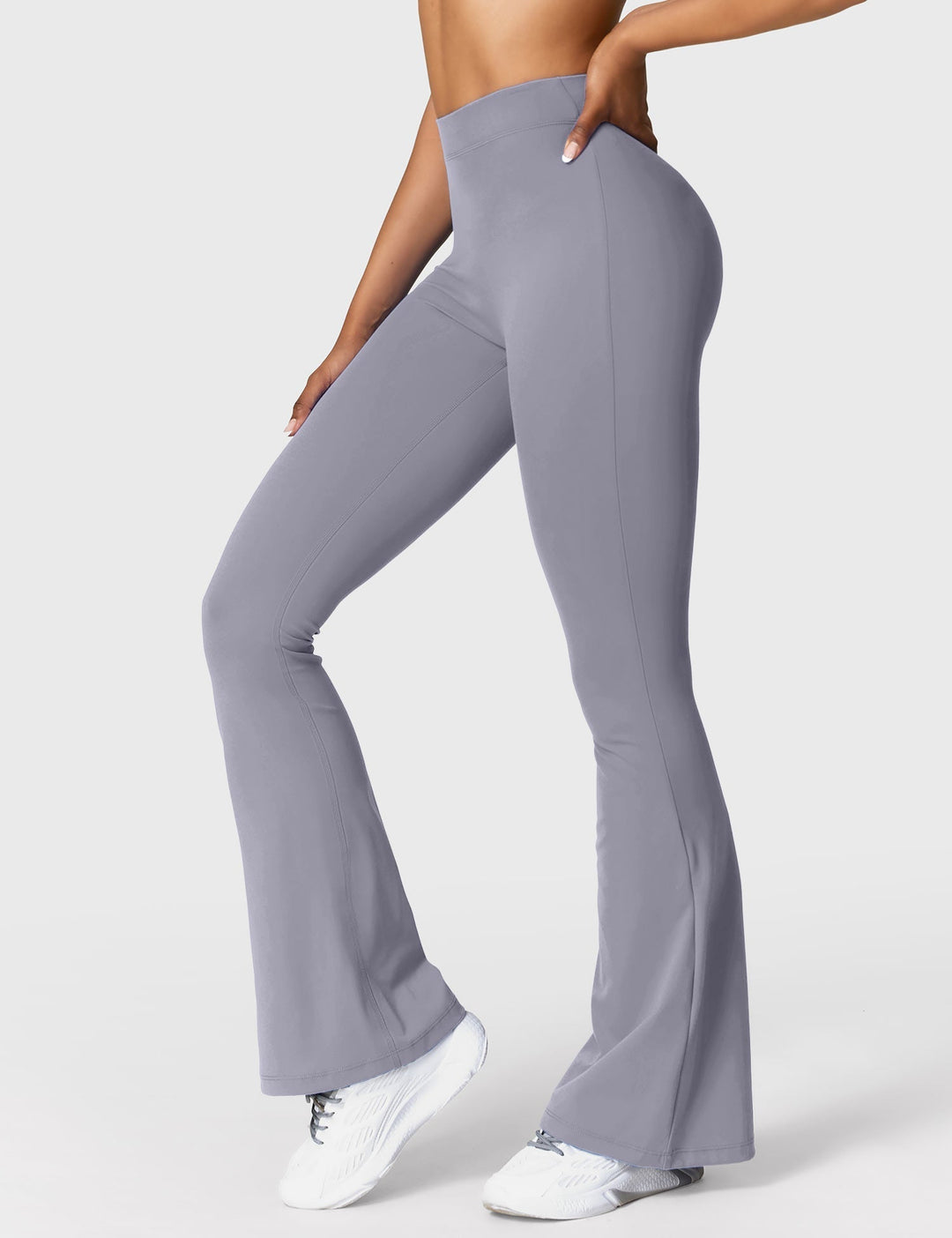 EB | Ausgestellte Leggings mit V-Ausschnitt