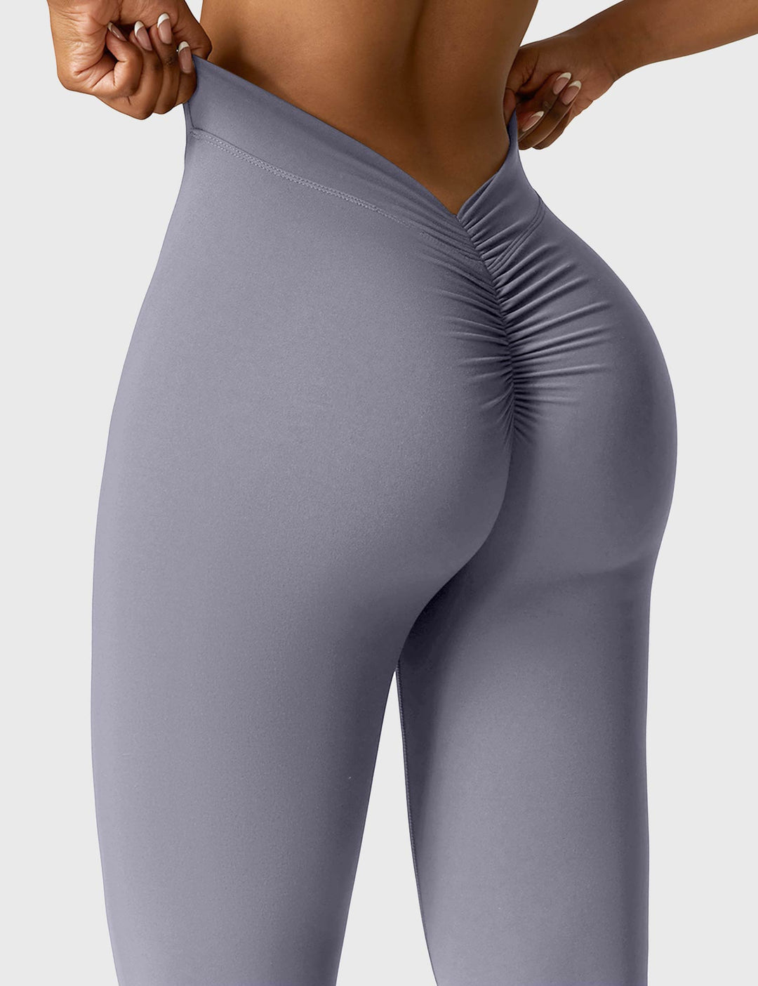 EB | Ausgestellte Leggings mit V-Ausschnitt