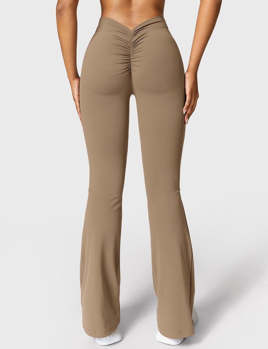 EB | Ausgestellte Leggings mit V-Ausschnitt