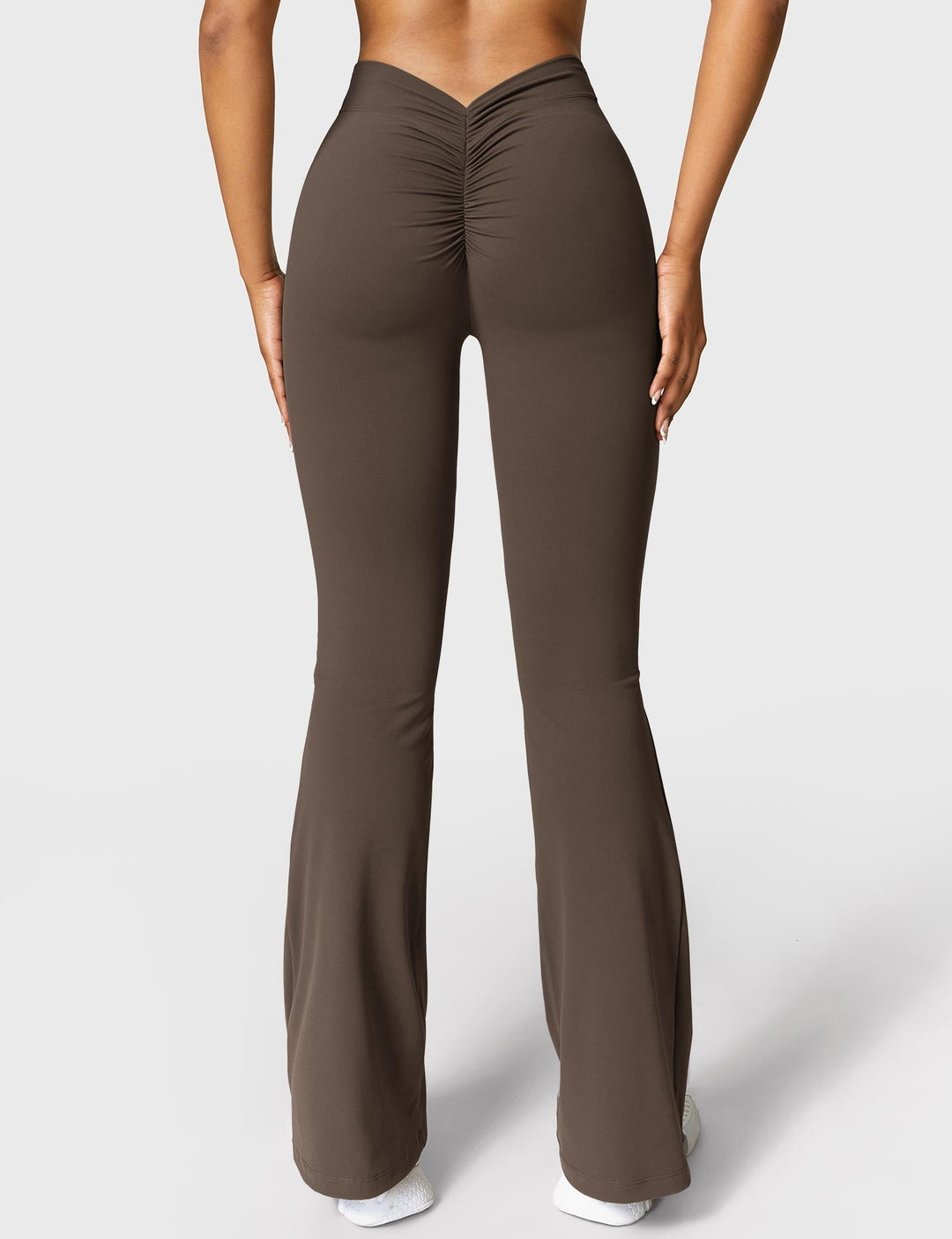 EB | Ausgestellte Leggings mit V-Ausschnitt