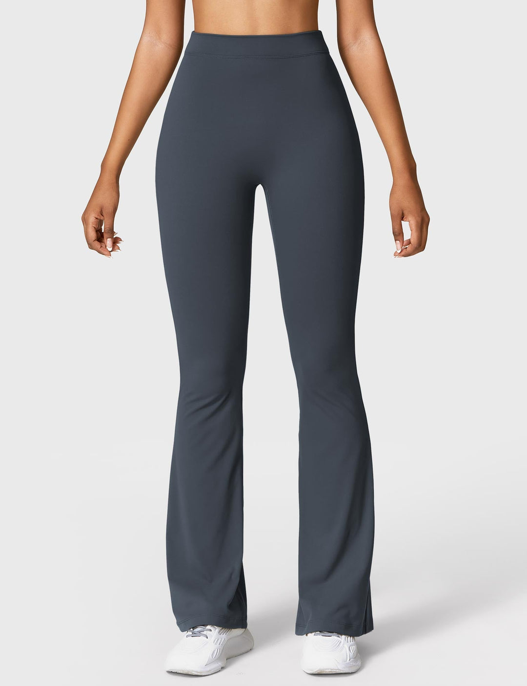 EB | Ausgestellte Leggings mit V-Ausschnitt