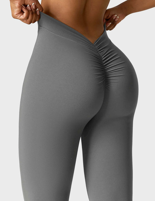EB | Ausgestellte Leggings mit V-Ausschnitt