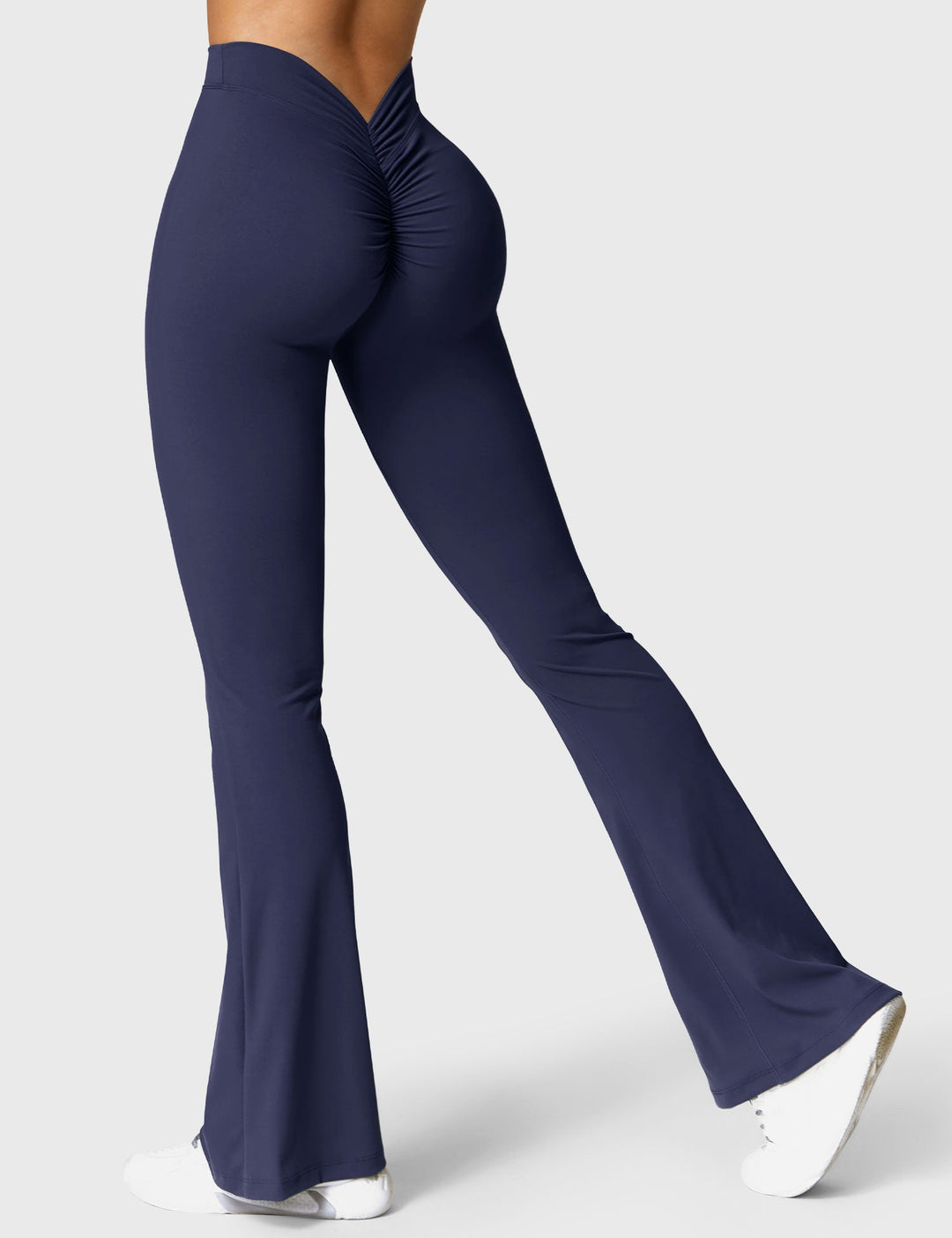 EB | Ausgestellte Leggings mit V-Ausschnitt