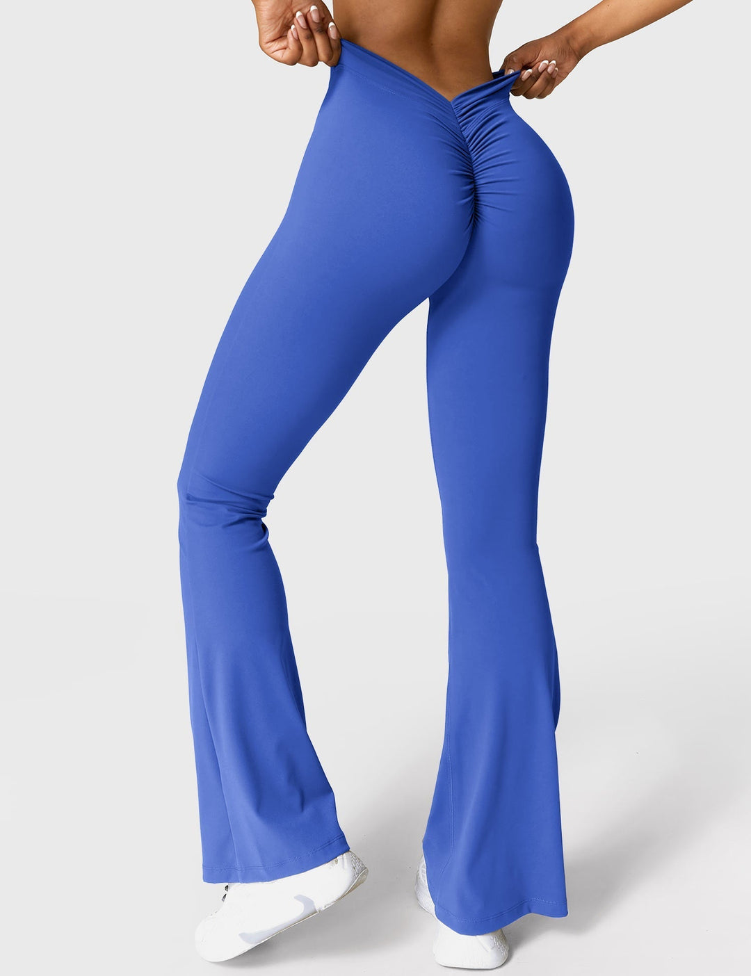 EB | Ausgestellte Leggings mit V-Ausschnitt