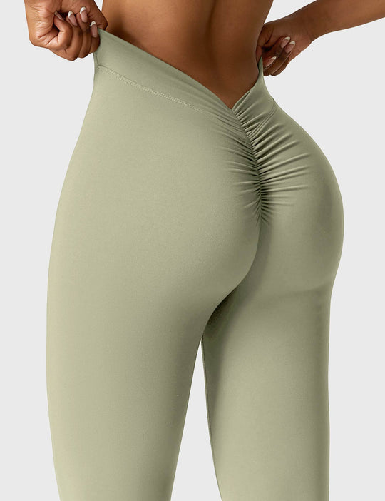 EB | Ausgestellte Leggings mit V-Ausschnitt