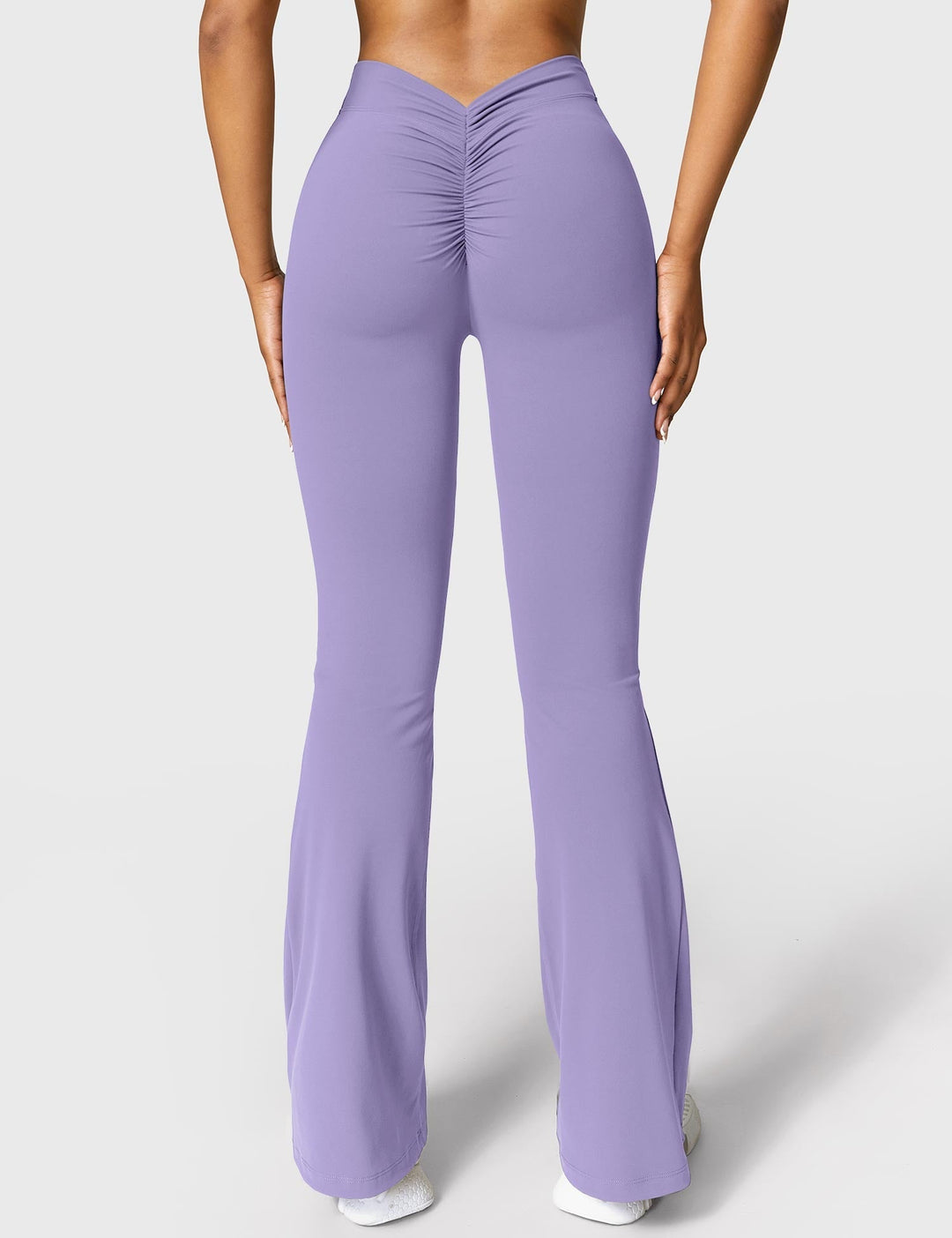 EB | Ausgestellte Leggings mit V-Ausschnitt
